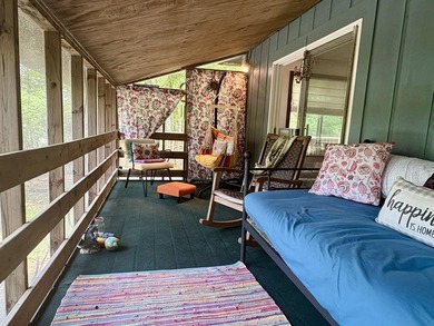 Escape to your own charming ''tree house'' retreat nestled on a - photo 18