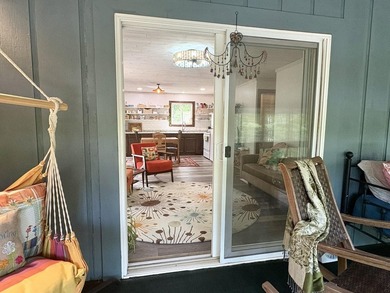 Escape to your own charming ''tree house'' retreat nestled on a - photo 21