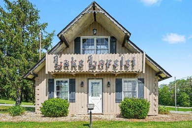 Lake living! Beautifully renovated 2,640 sq. ft. home + a - photo 22
