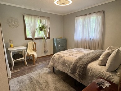 Escape to your own charming ''tree house'' retreat nestled on a - photo 26