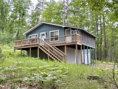 Escape to your own charming ''tree house'' retreat nestled on a - photo 40
