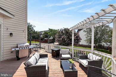 Beautiful Colonial located on a premium corner lot in the highly - photo 50