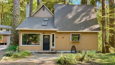 Tucked away on a quiet cul-de-sac in Northwoods, Cabin 196 - photo 1