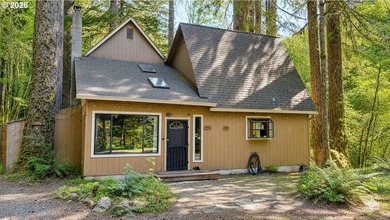 Tucked away on a quiet cul-de-sac in Northwoods, Cabin 196 - photo 2
