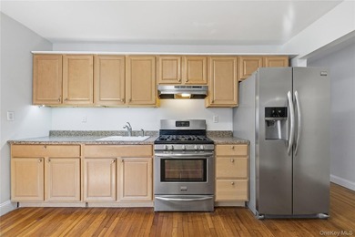 Spacious full-brick 3-family property in the heart of Flushing - photo 5
