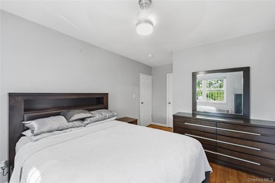 Spacious full-brick 3-family property in the heart of Flushing - photo 6