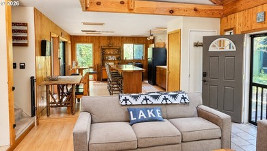 Tucked away on a quiet cul-de-sac in Northwoods, Cabin 196 - photo 7