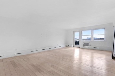 Prestigious Boulevard East top floor unit with breathtaking NYC - photo 8