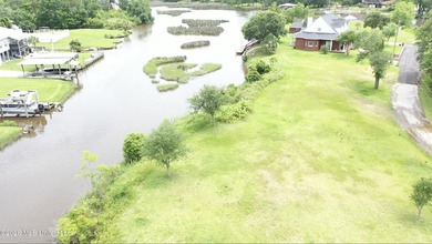 Rare opportunity to own TWO adjoining & elevated waterfront lots - photo 11