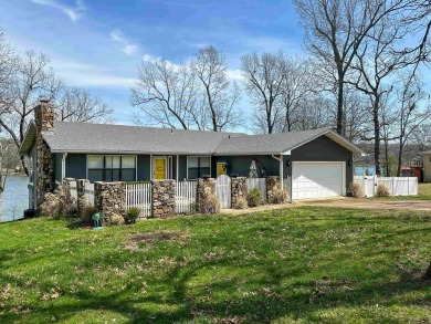 Crown Lake Home For Sale in Horseshoe Bend Arkansas