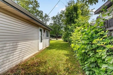 MOTIVATED SELLER!! BRING ALL OFFERS!! Enjoy the perfect blend of - photo 32
