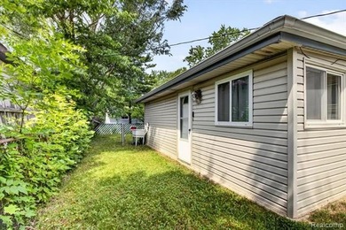 MOTIVATED SELLER!! BRING ALL OFFERS!! Enjoy the perfect blend of - photo 35