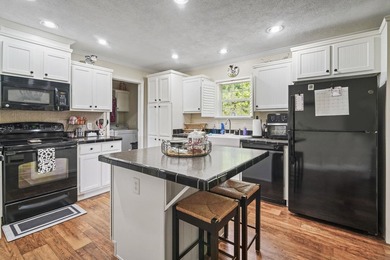 Coastal living within minutes to the beach! Built in 2012 this - photo 4