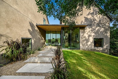 Crafted by award-winning Murray Legge Architecture, Lindsey - photo 2