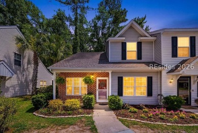 Welcome home to this end-unit 3 bed, 2.1 bath townhome in Azalea - photo 2
