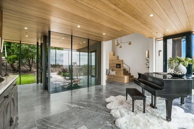 Crafted by award-winning Murray Legge Architecture, Lindsey - photo 3