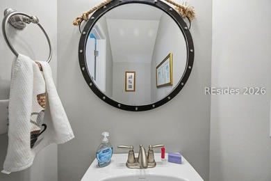 Welcome home to this end-unit 3 bed, 2.1 bath townhome in Azalea - photo 10
