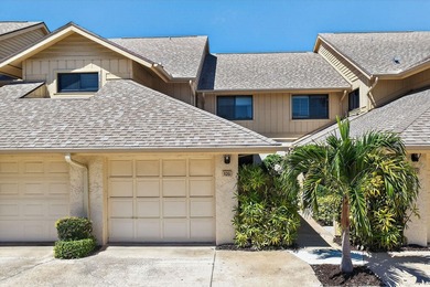 Beautifully maintained 1st floor condominium with extended water - photo 1