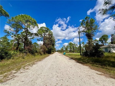 Excellent location in a developing neighborhood, this - photo 3