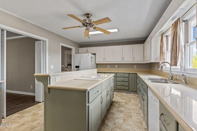 Back on the market at no fault to the sellers. Welcome home to - photo 18
