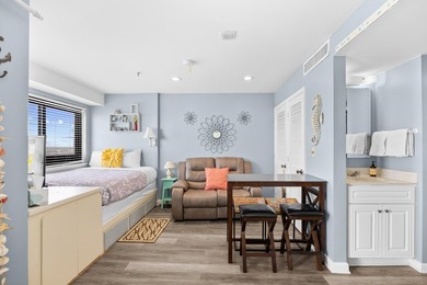 Enjoy stunning ocean views from this beautifully furnished 10th - photo 10