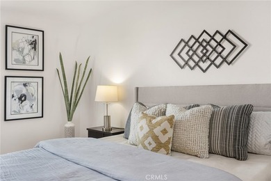 Welcome to Crescent Heights, where contemporary luxury and - photo 19