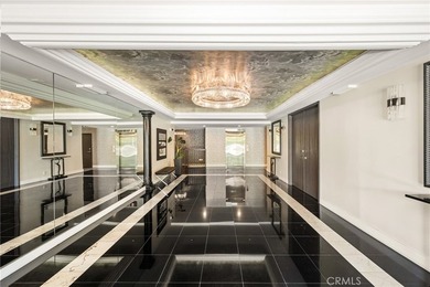 Welcome to Crescent Heights, where contemporary luxury and - photo 24