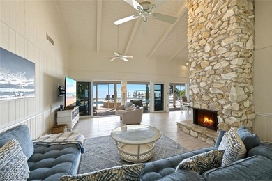 Unobstructed views of the bay. You, too, can wake up to this - photo 9