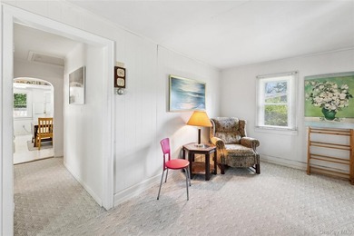 Welcome to this charming 2-bedroom, 1-bath In-Line Ranch - photo 4