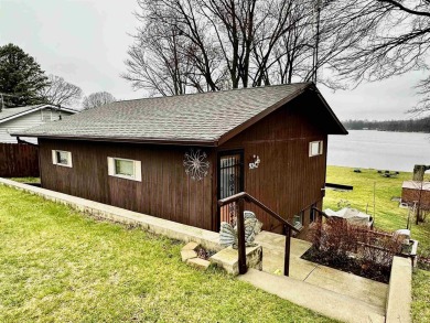 Steinbarger Lake Home For Sale in Wawaka Indiana