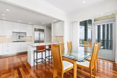 Experience urban living in this stunningly renovated 4-bed - photo 11