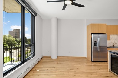 This beautifully refreshed home is filled with natural light - photo 9