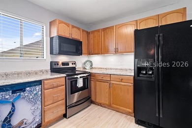 This TURN-KEY, top-floor 2-bedroom, 2-bath villa at Hilton Head - photo 6