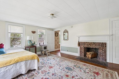 Step back in time while enjoying modern comfort in this - photo 33