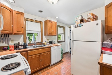 Step back in time while enjoying modern comfort in this - photo 50