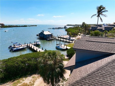 Priced to Sell! Positioned directly on the harbor in Safety - photo 2