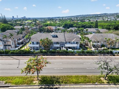 Rarely available 2 bedroom/ 2 bath/ 2 parking townhome in - photo 3