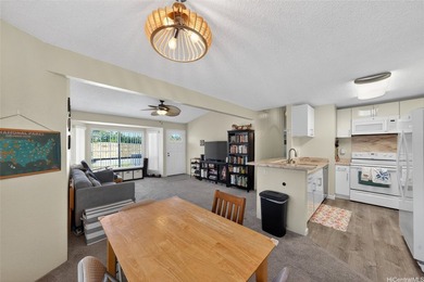 Rarely available 2 bedroom/ 2 bath/ 2 parking townhome in - photo 6