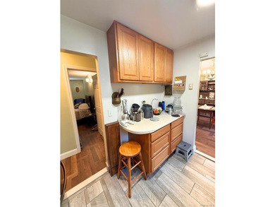 Ground-Floor 1 Bedroom Apartment with Garden Oasis & Modern - photo 12