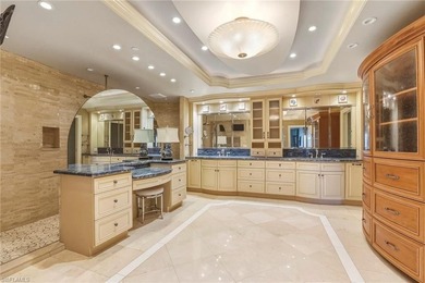 Perched on the 7th floor of the prestigious Le Jardin, this - photo 13