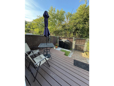 Ground-Floor 1 Bedroom Apartment with Garden Oasis & Modern - photo 16