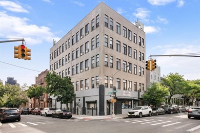 WELCOME TO UNIT 504 AT 714 SENECA AVENUE Pristine top-floor - photo 1