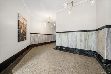 WELCOME TO UNIT 504 AT 714 SENECA AVENUE Pristine top-floor - photo 6