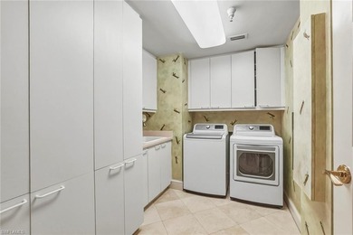 Perched on the 7th floor of the prestigious Le Jardin, this - photo 26