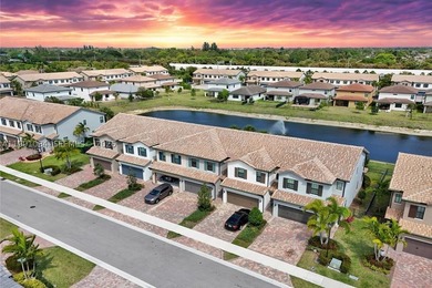A like-new townhome with beautiful lake views in the highly - photo 27