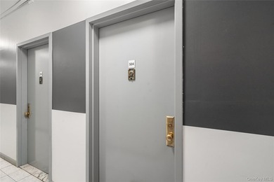 WELCOME TO UNIT 504 AT 714 SENECA AVENUE Pristine top-floor - photo 7