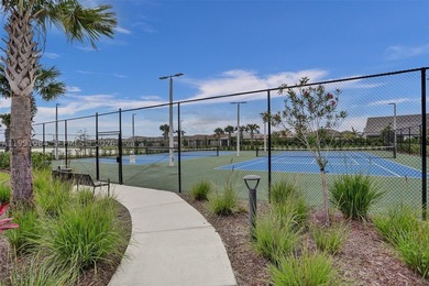 A like-new townhome with beautiful lake views in the highly - photo 31