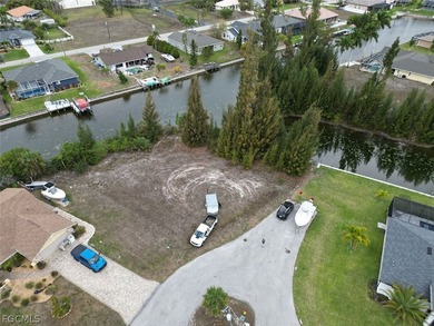 Stunning oversized quarter acre waterfront lot. City water and - photo 7