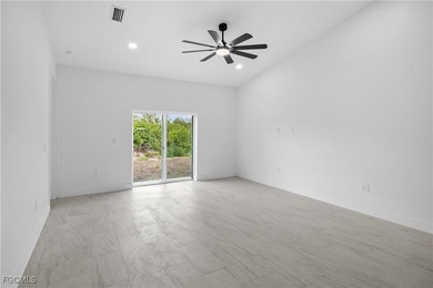 UPDATE this property is now fully rented with two tenants in - photo 2