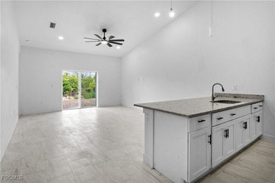 UPDATE this property is now fully rented with two tenants in - photo 6
